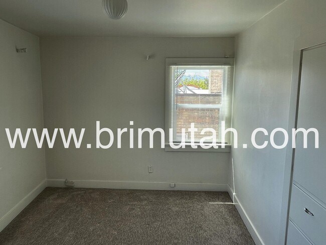 Photo - 684 W Center St House