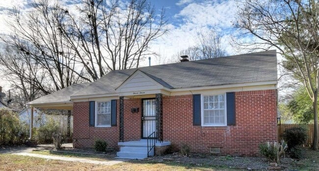 Photo - 1111 Robin Hood Ln House