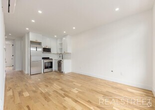 Building Photo - new 3 bed 2 Bath Duplex in Ocean Hill!