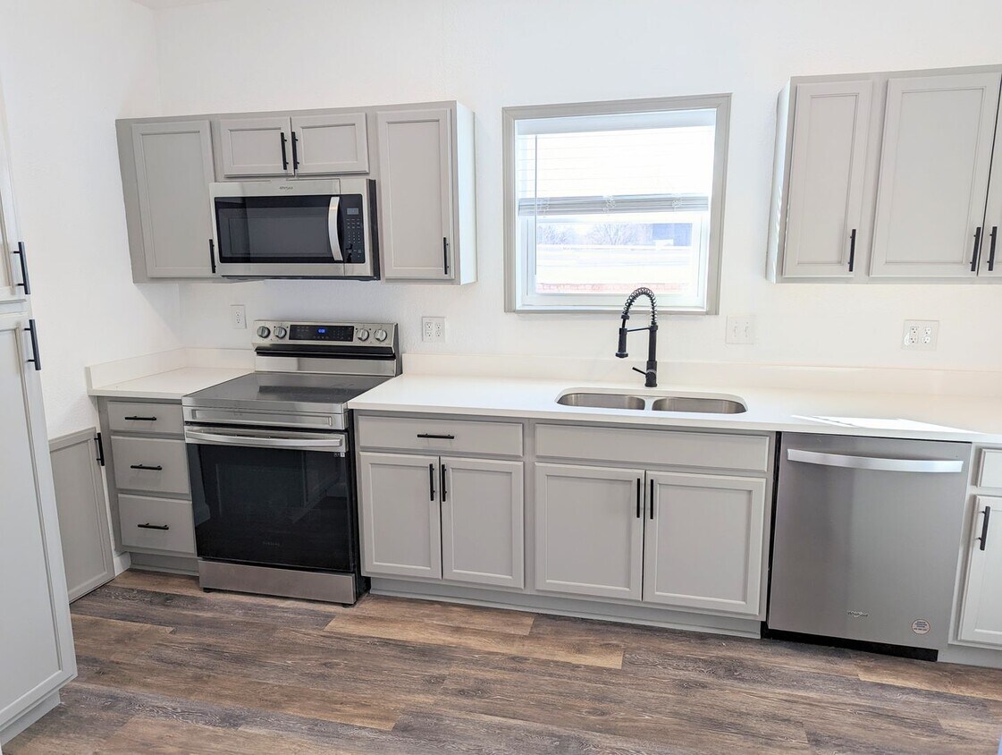 Primary Photo - Main514 (MBS)
