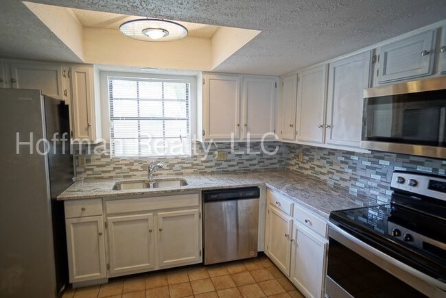 Building Photo - 3432 Sunrise Villas Ct N