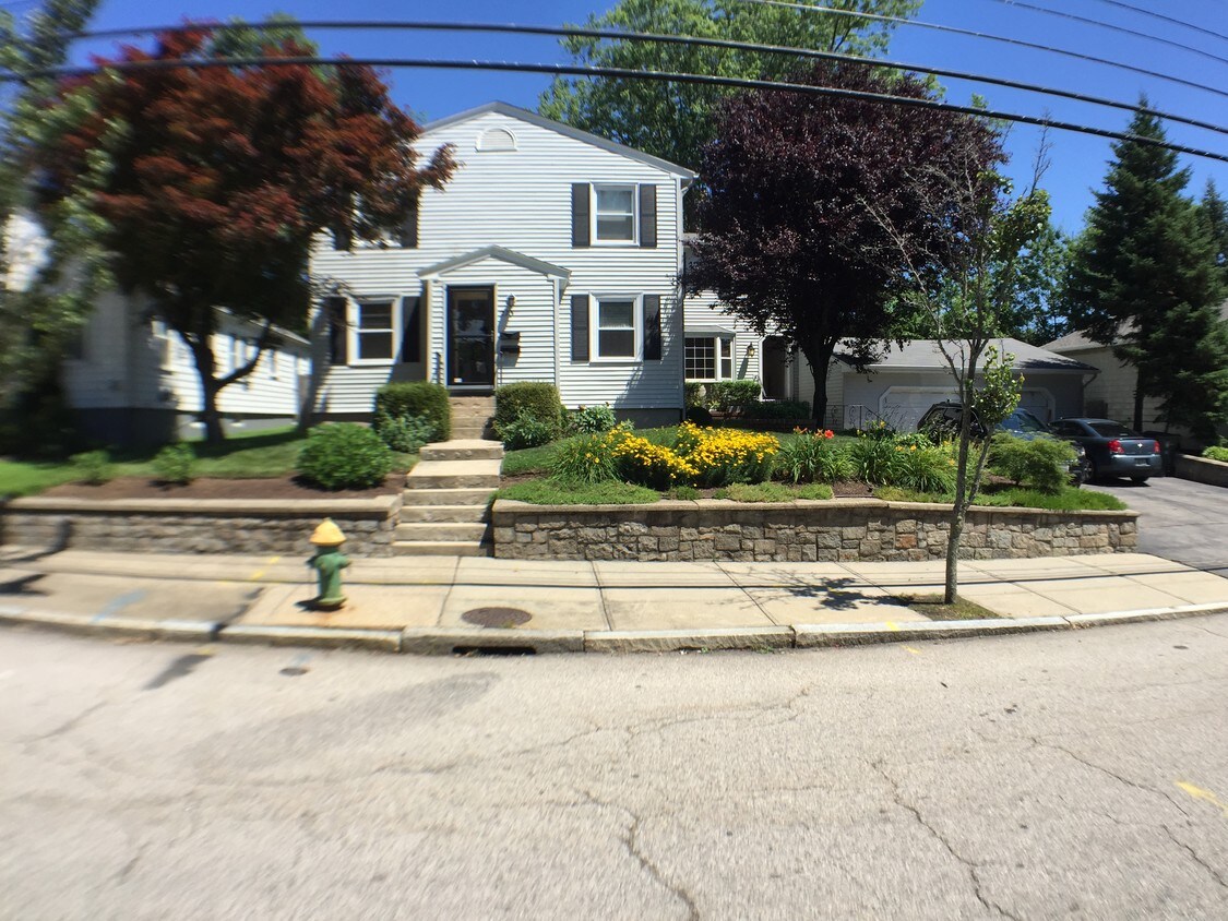 273 Whitford Ave, Providence, RI 02908 Apartments in Providence, RI