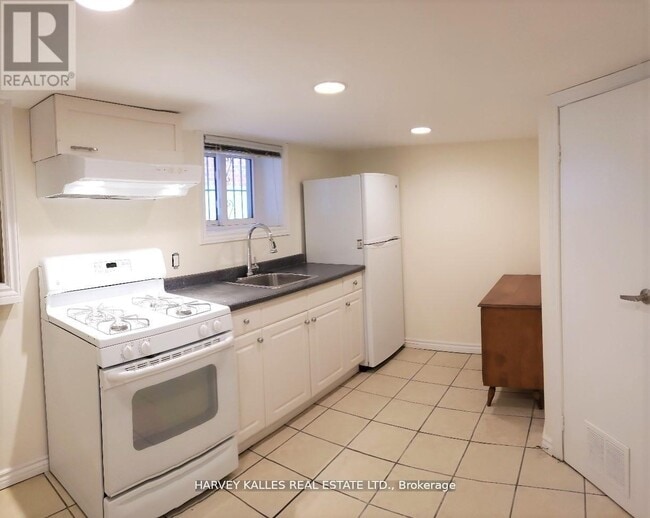 Building Photo - 541 Palmerston Blvd