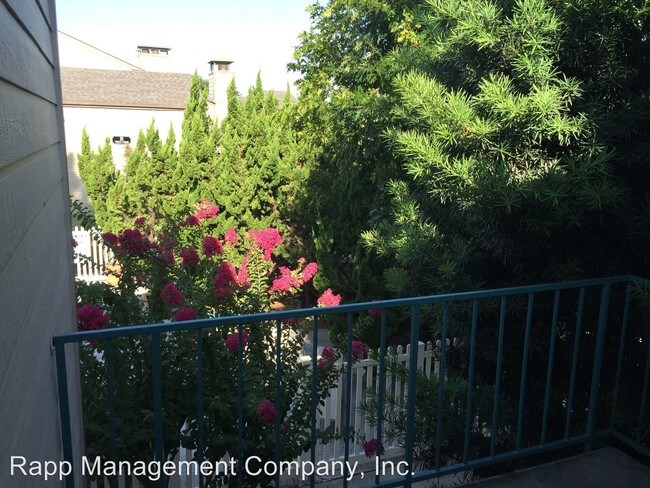 Foto del edificio - 7062 N Holiday Dr