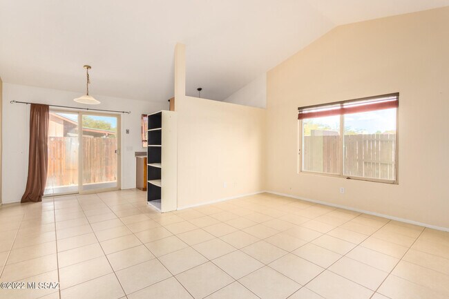 Building Photo - 4826 S Windrose Dr