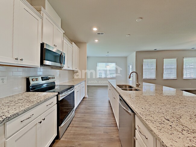 Foto del edificio - 2410 Abundance Ln