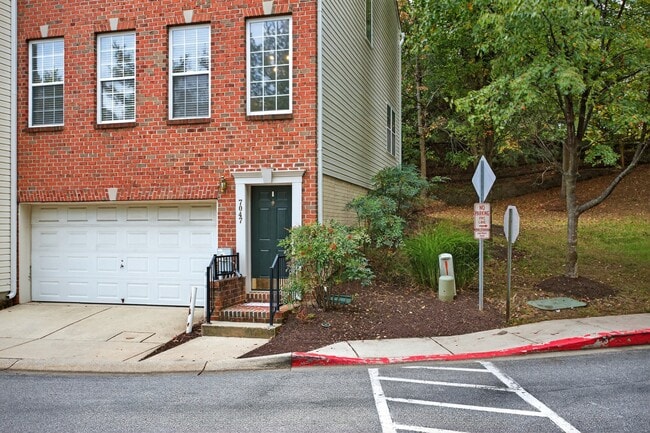 Building Photo - 7047 Water Oak Rd