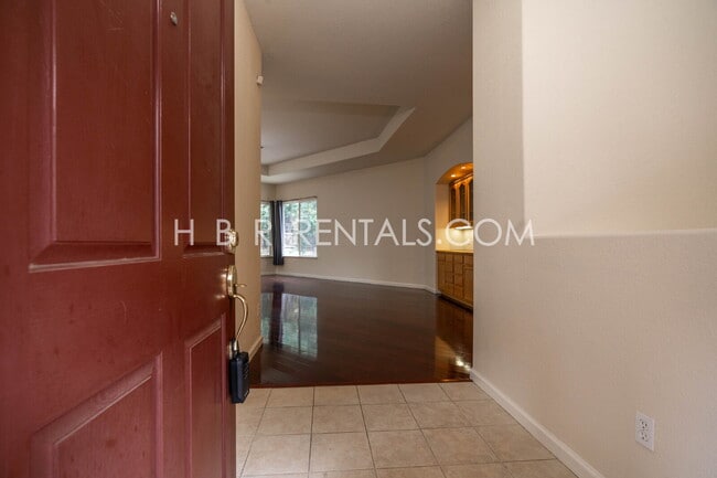 Building Photo - 1582 Peony Dr