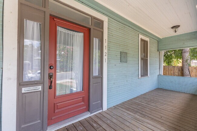Photo - 1121 East Crockett Street Apartment