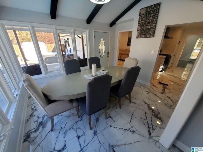 Foto del edificio - 1235 Little Brook Ln