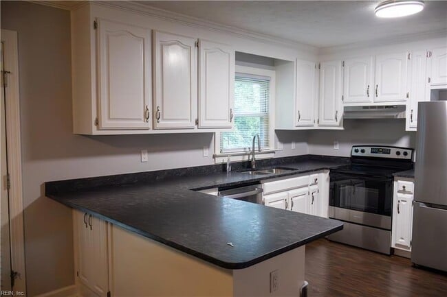Building Photo - 7 Cooks Cir