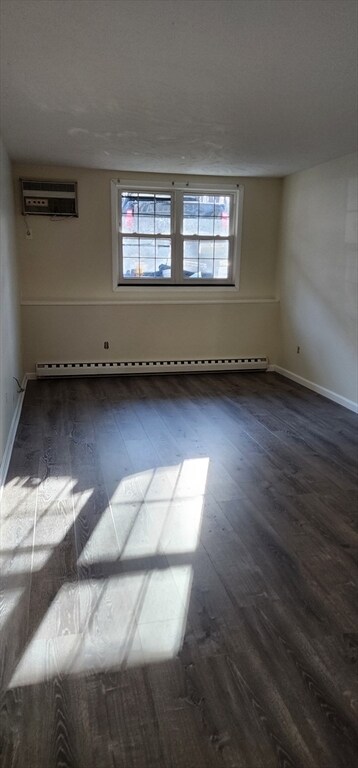 Foto del edificio - 74 Leonard Rd