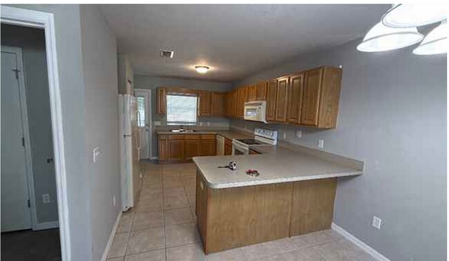 Foto del edificio - 3630 NE 8th Pl