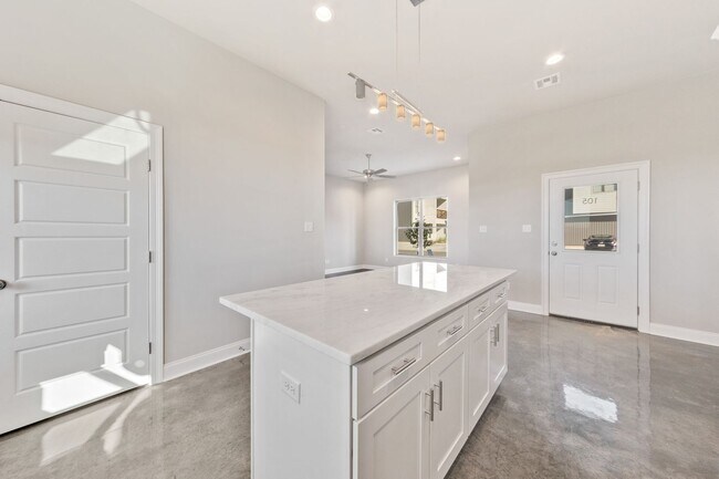 Foto del edificio - FOR RENT in YOUNGSVILLE!