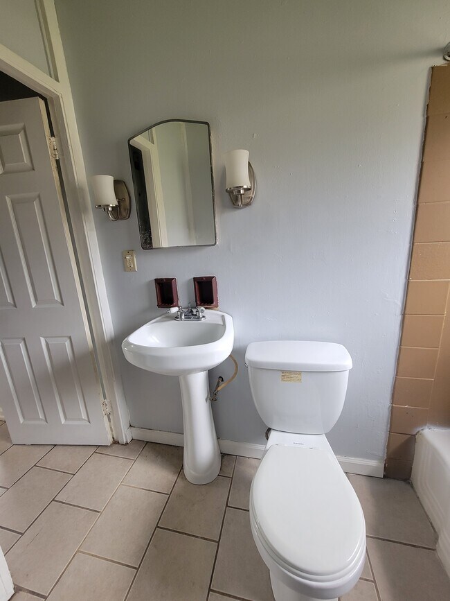 Foto del edificio - 1331-1333 Thurston St