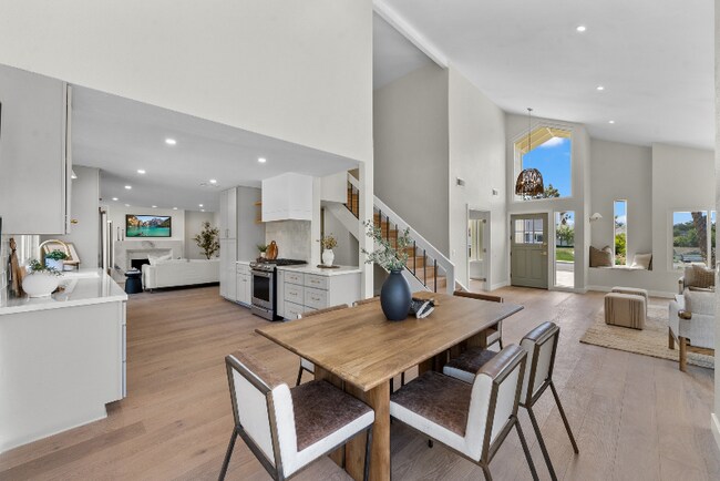 Building Photo - 2928 Gaviota Cir