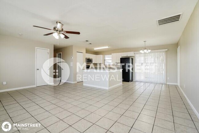 Building Photo - 1712 NE 12th St, Cape Coral, FL 33909