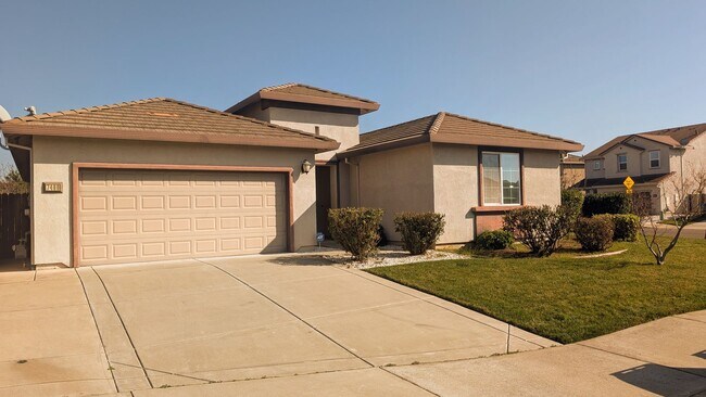 Building Photo - Perfect Single Story Home in Sacramento!