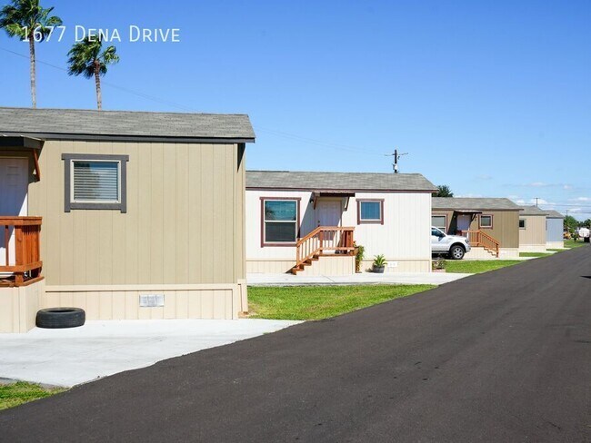 Building Photo - 1677 Dena Dr