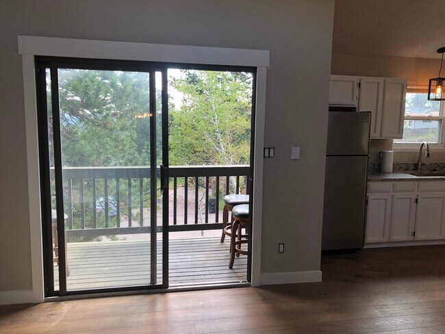 Foto del edificio - 30803 Hilltop Dr