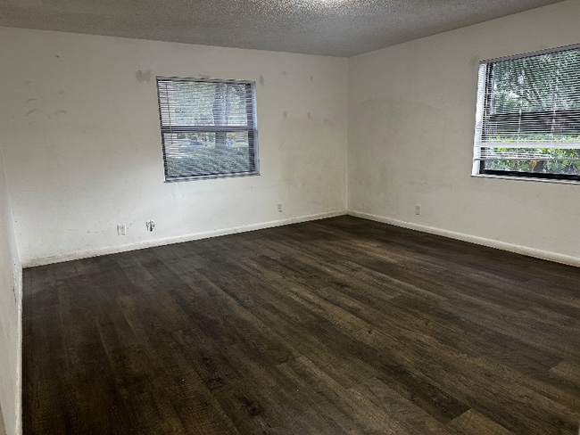 Building Photo - 10871 NW 45th St