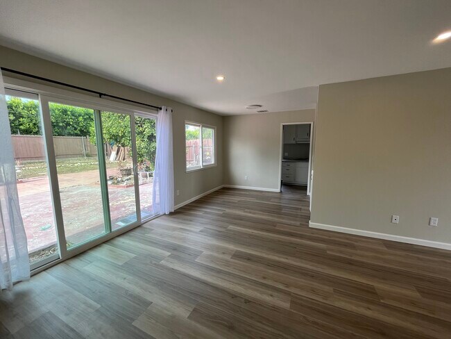 Building Photo - 6139 Lockhurst Dr