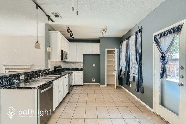 Foto del edificio - 103 Hollow Tree Drive, Red Oak, TX, 75154