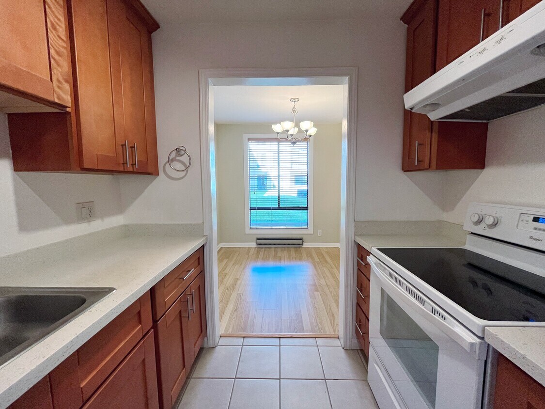 4 Commodore Dr Unit 234, Emeryville, CA 94608 Condo for Rent in