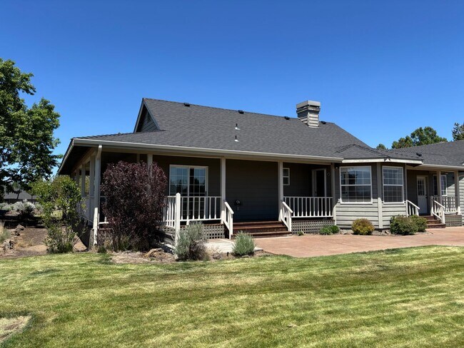Foto del edificio - Great Tumalo Single Story Home with Mounta...