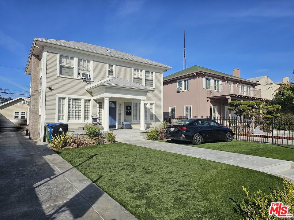 Primary Photo - 947 Bronson Ave