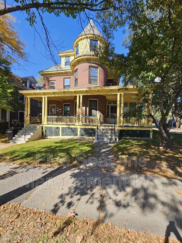Photo - 322 Pearl St - 2