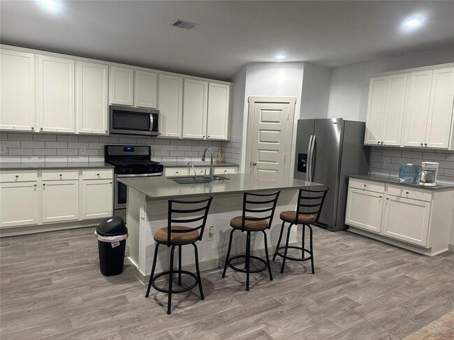 Foto del edificio - 7230 Marina Hts Wy