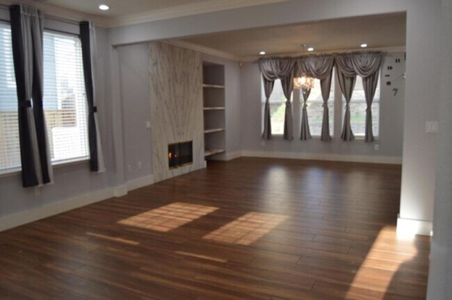 Building Photo - Elegant and Luxurious Rental Home in Hercules