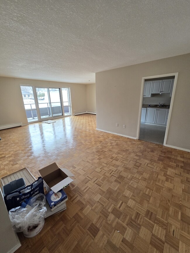 Building Photo - 1061 Queen's Blvd