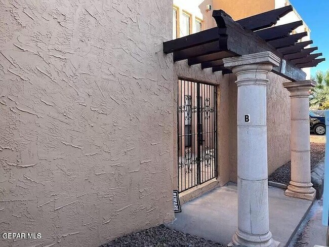 Foto del edificio - 10604 Springwood Dr