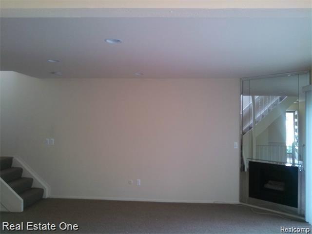 Building Photo - 2975 Moon Lake Dr