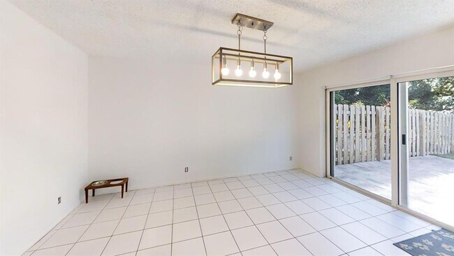 Foto del edificio - 8422 SW 44th Pl