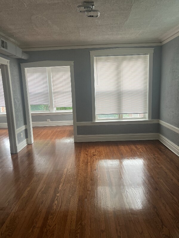Foto del edificio - 6715 S Ridgeland Ave