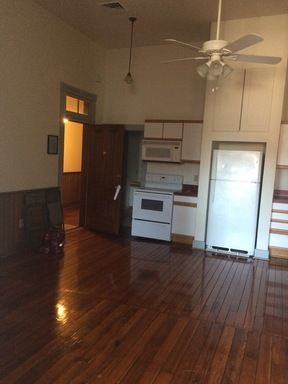 Building Photo - Loft apartment above Bistro 1888