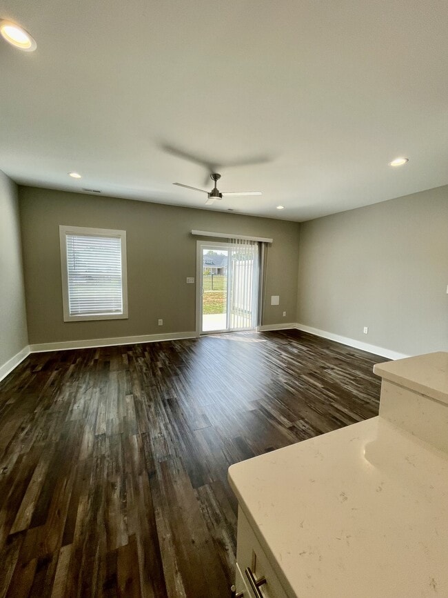 Foto del edificio - 33 Zentry Pl