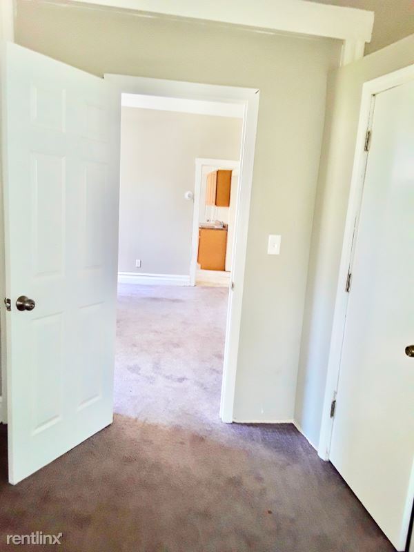 Building Photo - 3 br, 1 bath Townhome - 142 Sunset Ave