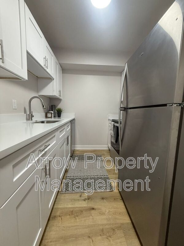 Building Photo - 3405 Holdrege St