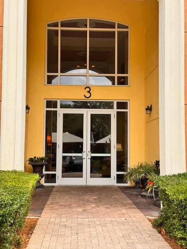 Building Photo - Condominium for rent
