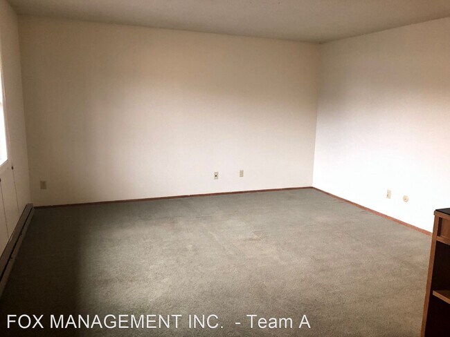 Building Photo - 5618 N Greeley Ave