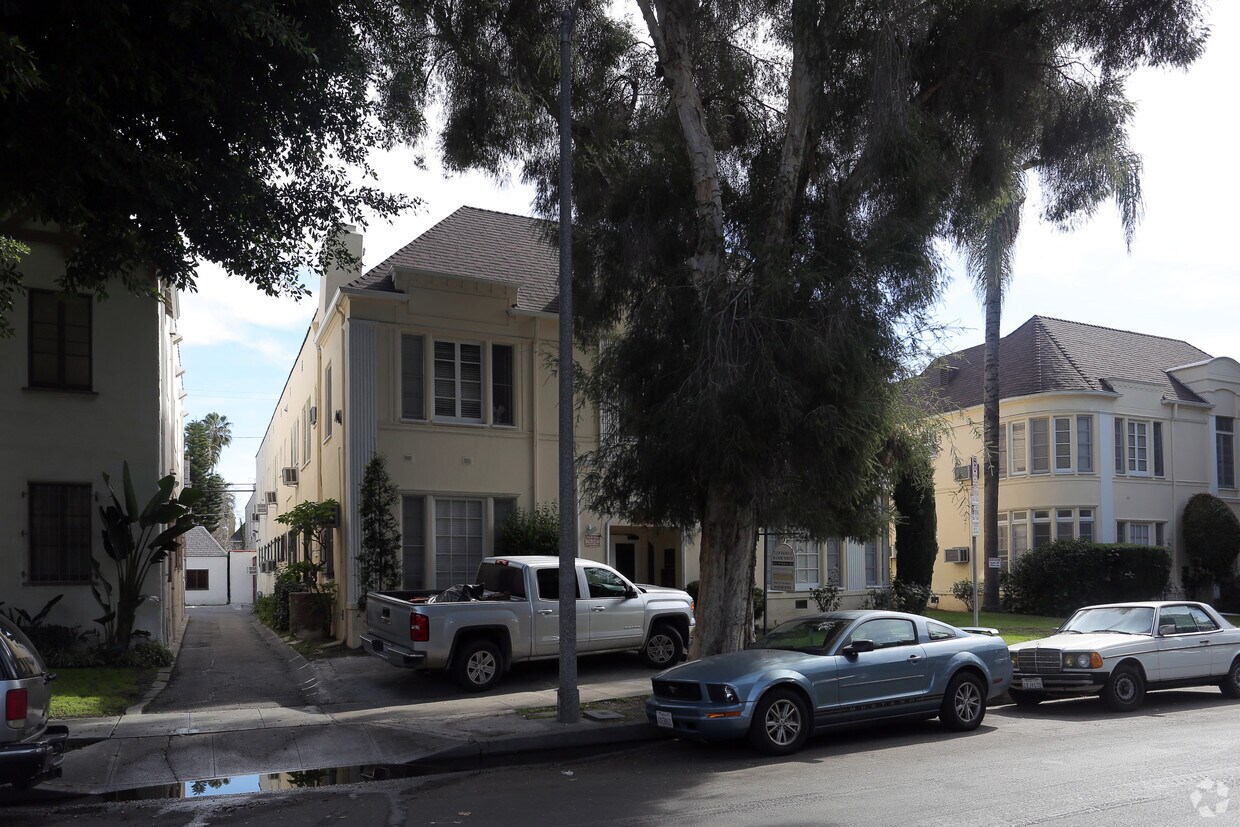 632 S Cloverdale Ave, Los Angeles, CA 90036 Apartments in Los Angeles