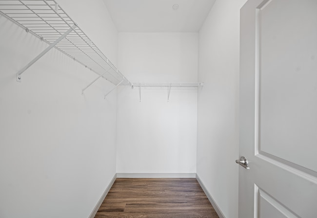 oversized closet - The Washingtons