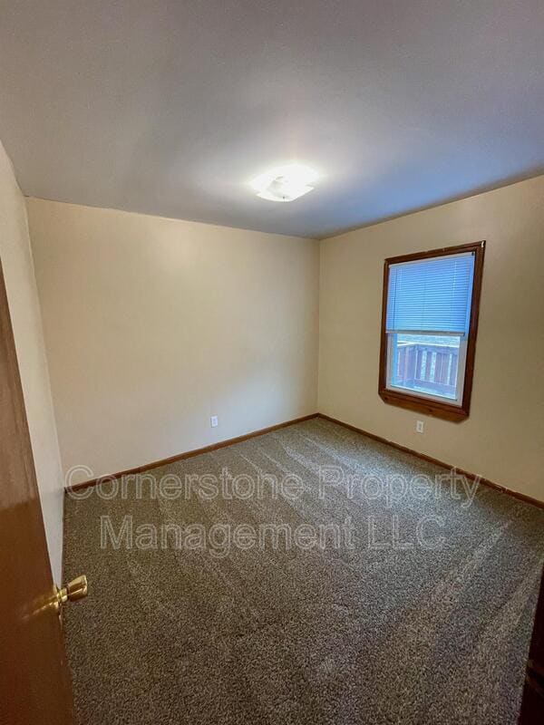 Building Photo - 8270 Center Dr