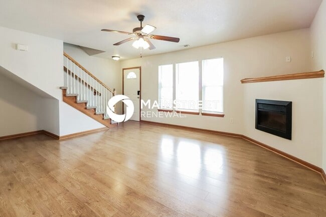 Building Photo - 3 Bedroom Pet-Friendly Home in GRAIN VALLE...