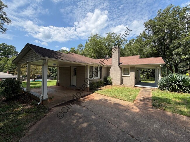 Foto del edificio - 2250 Gastonia Hwy