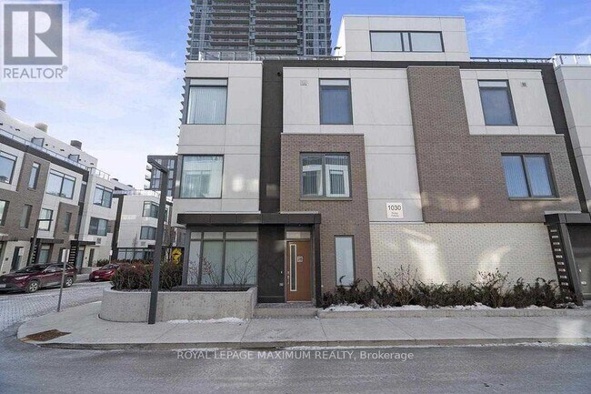 Photo du bâtiment - 1030-1030 Portage Pkwy